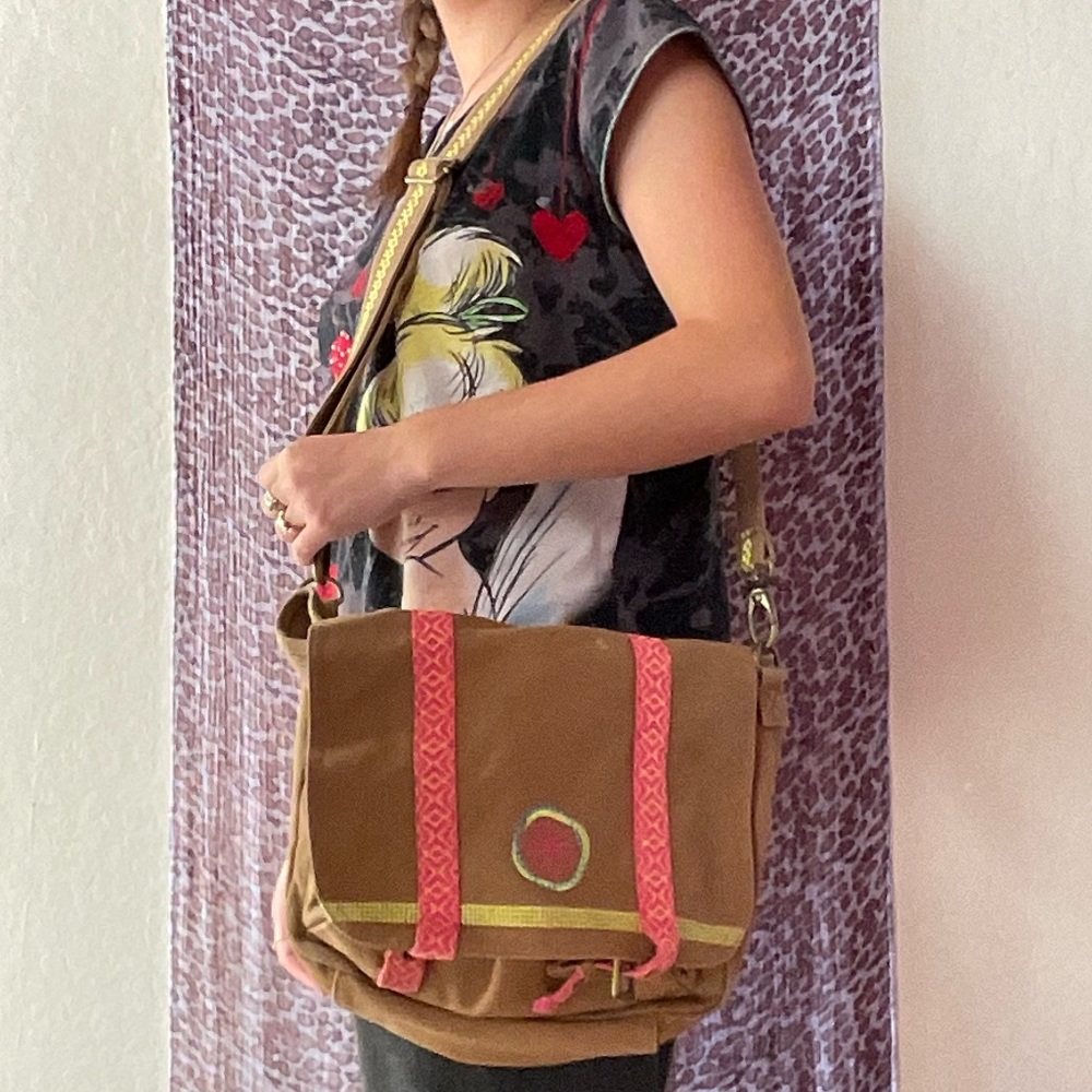 American Girl Lea Clark messenger bag for kids